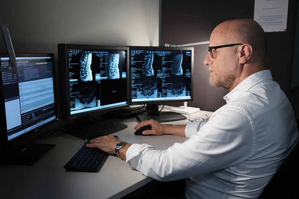 radiologists in office